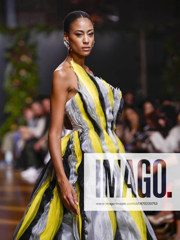 A model walks the runway during the ASN s - SENORITO ORTEGA fashion show, as part of Atelier Couture, held at the Fabrica de Tapices, on october 20, 2026, in Madrid, Spain. Madrid Spain - ZUMAc312 20261021_zsp_c312_040