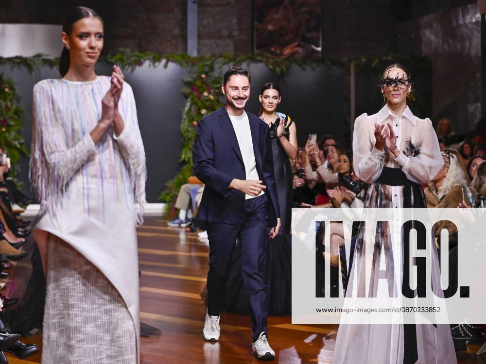 A model walks the runway during the ASNÃ‚Â s - SENORITO ORTEGA fashion show, as part of Atelier Couture, held at the Fabrica de Tapices, on october 20, 2026, in Madrid, Spain. Madrid Spain - ZUMAc312 20261021_zsp_c312_049
