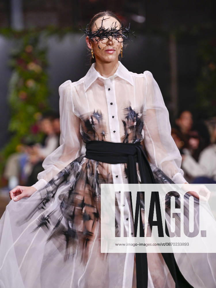 A model walks the runway during the ASN s - SENORITO ORTEGA fashion show, as part of Atelier Couture, held at the Fabrica de Tapices, on october 20, 2026, in Madrid, Spain. Madrid Spain - ZUMAc312 20261021_zsp_c312_022