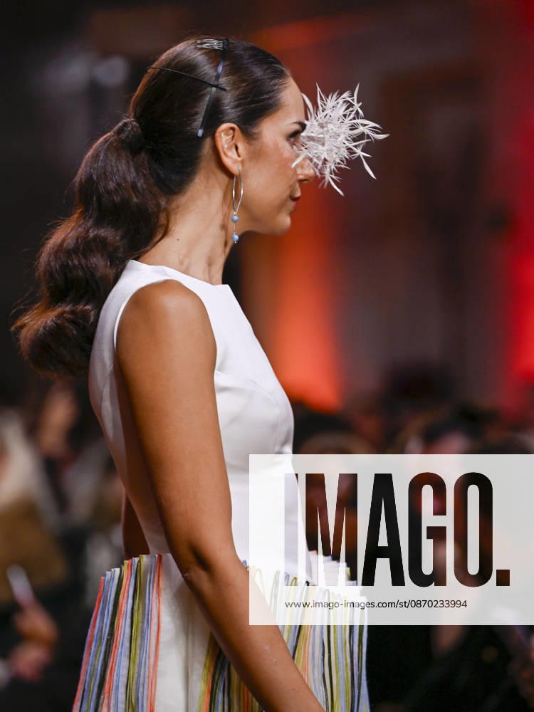 A model walks the runway during the ASNÃ‚Â s - SENORITO ORTEGA fashion show, as part of Atelier Couture, held at the Fabrica de Tapices, on october 20, 2026, in Madrid, Spain. Madrid Spain - ZUMAc312 20261021_zsp_c312_026