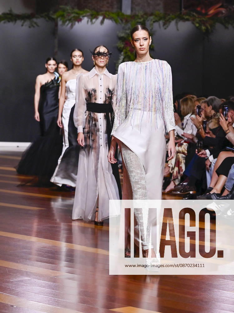 A model walks the runway during the ASN s - SENORITO ORTEGA fashion show, as part of Atelier Couture, held at the Fabrica de Tapices, on october 20, 2026, in Madrid, Spain. Madrid Spain - ZUMAc312 20261021_zsp_c312_031