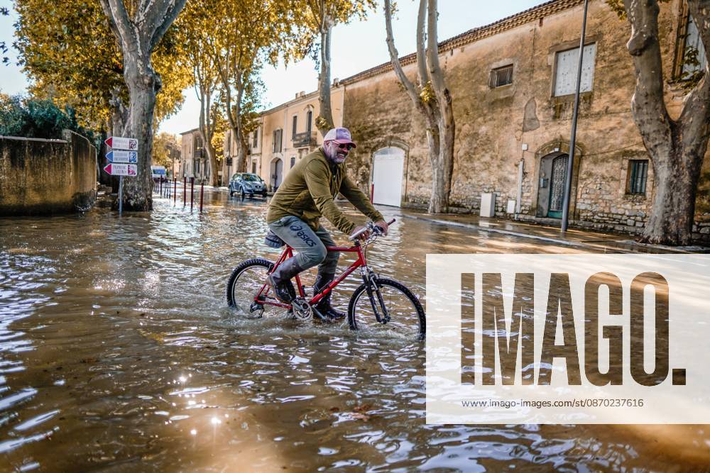 FLOODING IN THE GARD PHOTOPQR LE MIDI LIBRE MiKAEL ANISSET NIMES 10 21 2026 GARD OCTOBER 21, 2026 THE DAY AFTER THE FLOODING MEDITERRANEAN WEATHER EVENT SEVERE WEATHER IN CAILAR STILL FLOODED Nîmes, France, October 21, 2026 Flooding following heavy rainfall has affected several areas of the city after the Vistre River overflowed its banks NIMES GARD France
