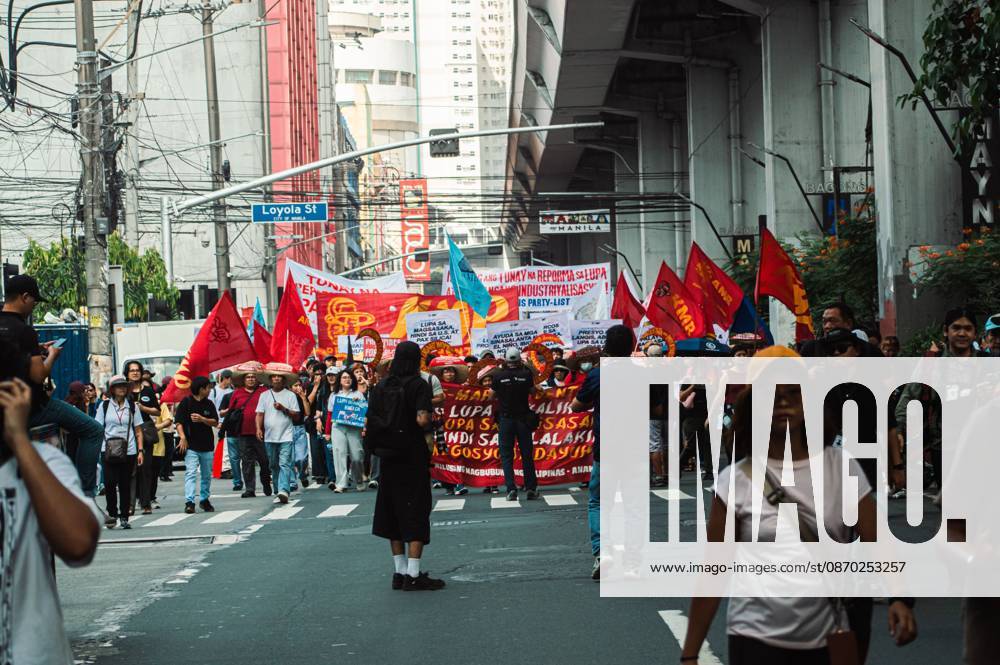 Manila Farmers Demand Land Reform MANILA, PHILIPPINES, OCTOBER 21, 2026: Farmers and activists gather in Mendiola during a demonstration calling for land reform, increased agricultural support and protection of rural livelihoods. Protesters oppose agricultural land conversion and the US-led Pax Silica initiative, which they say threatens farming communities. The rally takes place during National Peasant Month amid concerns over the potential impact of El Nino on food production. Manila Philippines