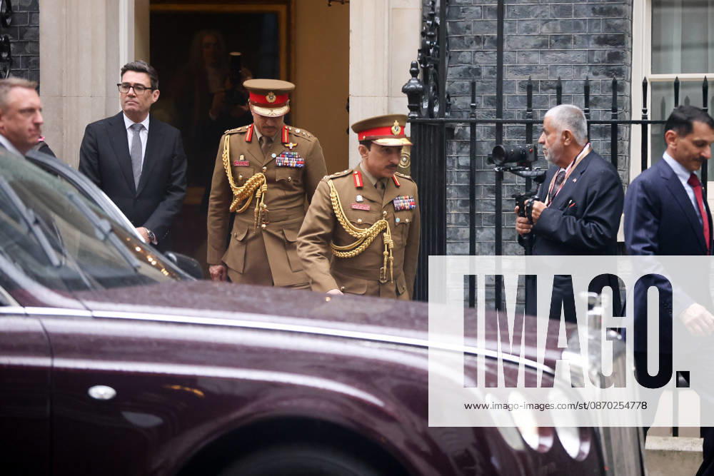 London, UK. The Omani delegation leaves No. 10 Downing Street, London, following a meeting with Prime Minister Andy Burnham during His Majesty Sultan Haitham bin Tariks three-day State Visit to the UK. London UK - ZUMAl94_ 20261021_zaf_l94_042