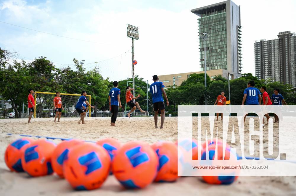 BANGKOK, THAILAND - OCTOBER 21, 2026: Thailand s men s beach soccer team held its final training session before departing for the 2026 AFC Beach Soccer Asian Cup, which will be held in Phang Nga. Bangkok Thailand - ZUMAq101 20261021_zna_q101_136