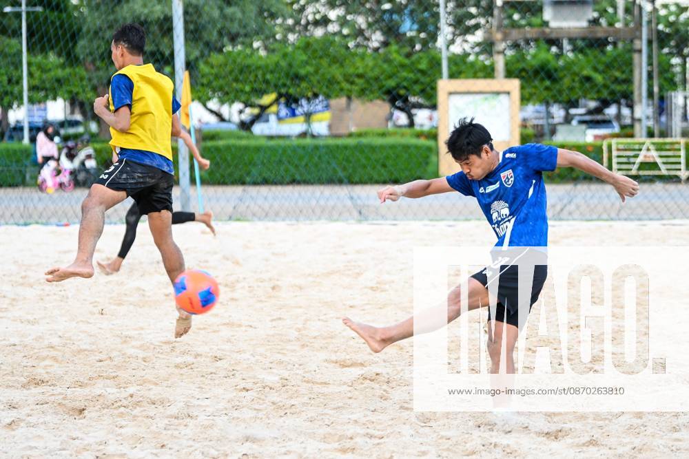 BANGKOK, THAILAND - OCTOBER 21, 2026: Thailand s men s beach soccer team held its final training session before departing for the 2026 AFC Beach Soccer Asian Cup, which will be held in Phang Nga. Bangkok Thailand - ZUMAq101 20261021_zna_q101_128