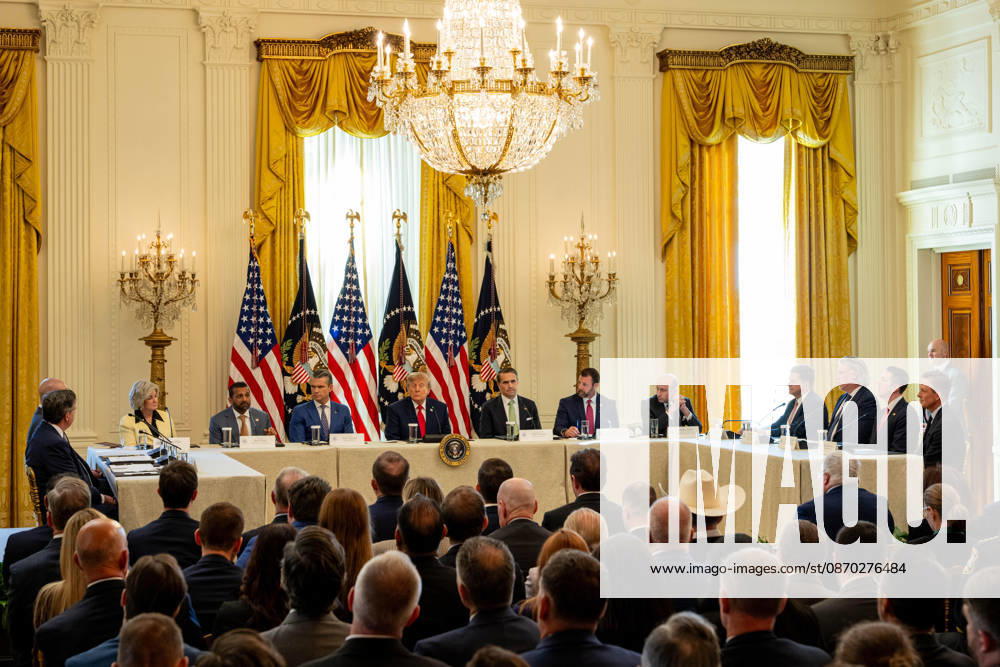President DONALD TRUMP hosts a White House roundtable focused on combating cybercrime, online fraud and foreign-based criminal networks targeting Americans. Washington United States - ZUMAk206 20261021_znp_k206_007
