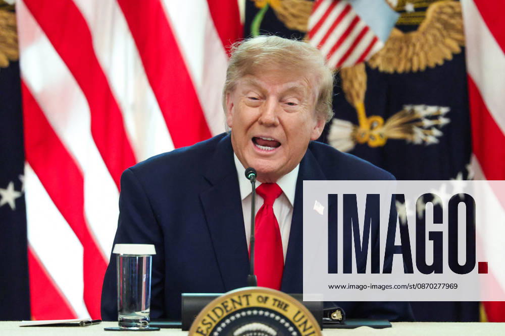 DC: President Trump Hosts Roundtable on Cybercrime at White House President Donald Trump speaks during a roundtable discussion on cybercrime in the East Room of the White House on October 21, 2026 in Washington, D.C. The administration is fighting back against foreign-based organized criminal organizations that exploit Americans in cyberspace and their scam centers and fraud schemes. (Photo by Samuel Corum Pool ABACAPRESS.COM) Washington DC United States