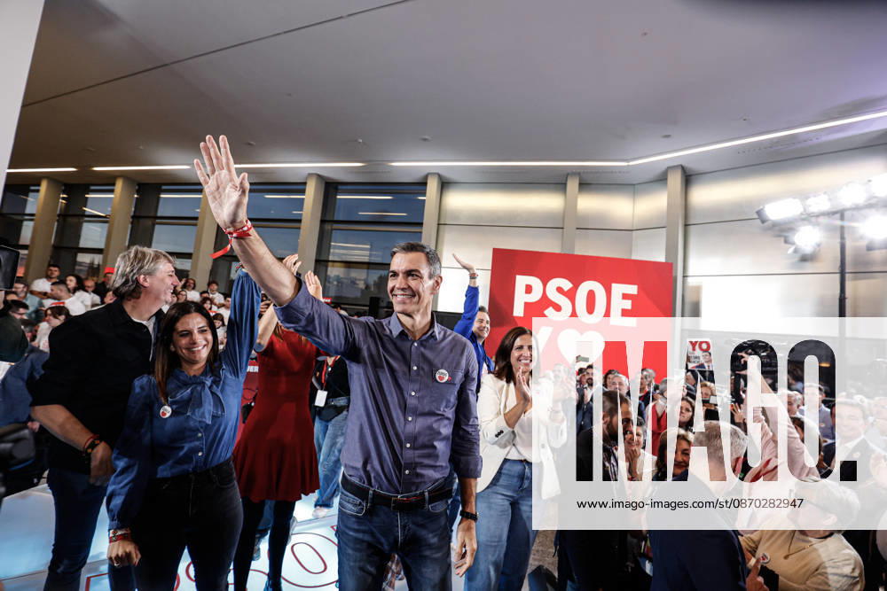 Pedro Sanchez at the pre-campaign rally in Burgos. Burgos Spain - ZUMAc250 20261021_zip_c250_003