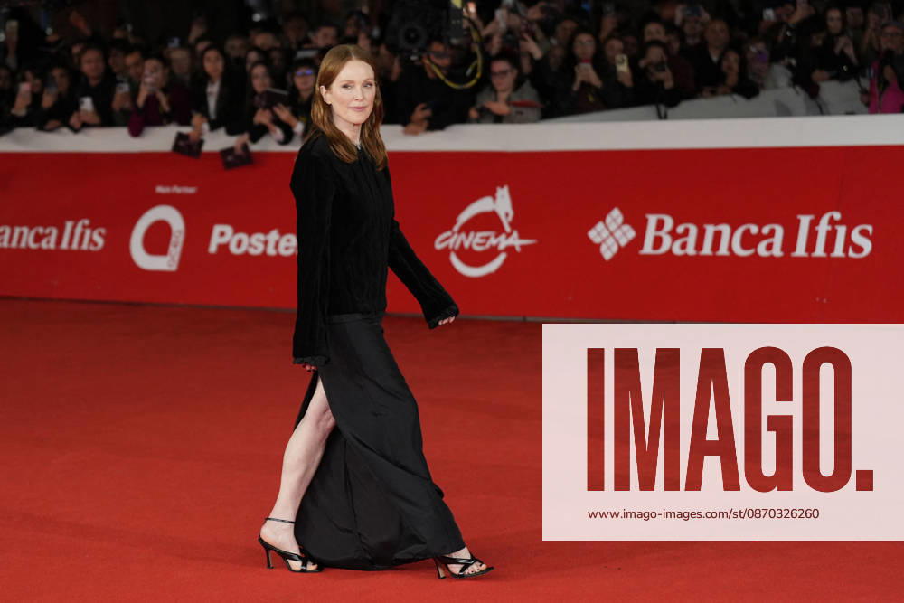 Julianne Moore At 21st Rome Film Fest Red Carpet - Rome Julianne Moore attends the red carpet premiere of the film The Debut during the 21st Rome Film Fest in Rome, Italy on October 21, 2026. Photo by Andrea Bracaglia ABACAPRESS.COM Rome Italy Italy