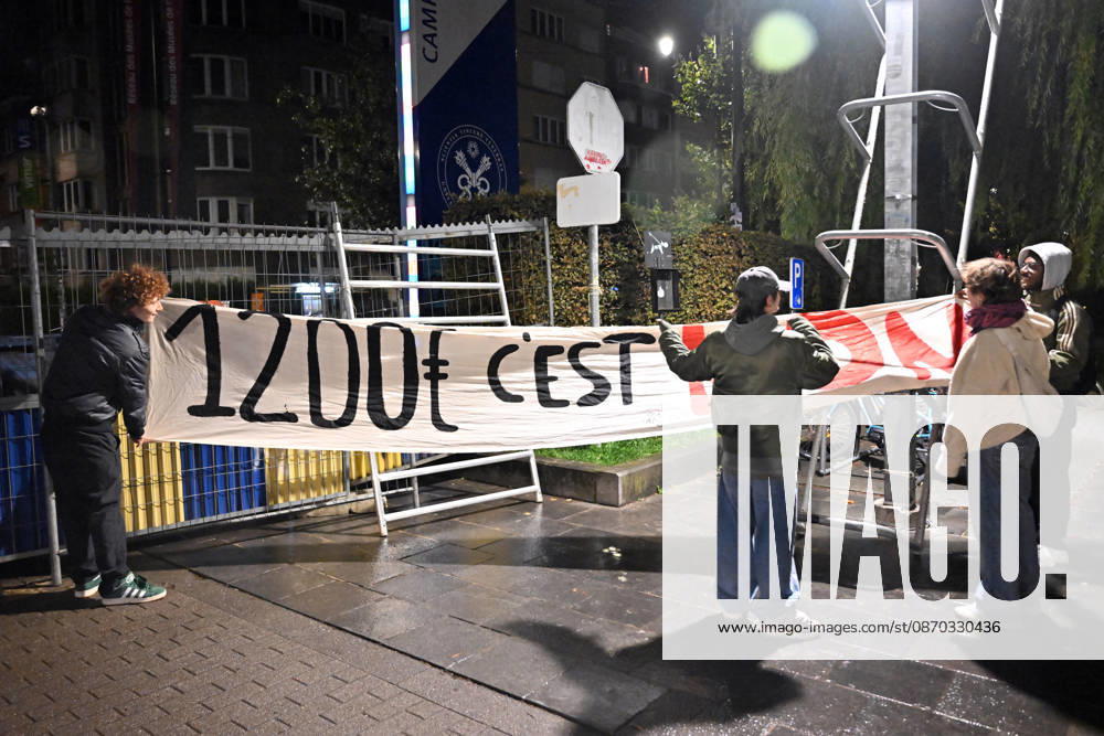 Students blocked the ULB campus in Brussels BRUSSELS, BELGIUM - OCTOBER 22: Students at the Universite Libre de Bruxelles (ULB) Solbosch Campus erect barricades and hang protest banners blocking campus entrances in Brussels, Belgium on Wednesday, October 22, 2026. Demonstrators assembled to protest planned tuition fee increases and budget cuts targeting higher education funding across the Wallonia-Brussels Federation. Dursun Aydemir Anadolu Brussels Belgium. Editorial use only. Please get in touch for any other usage.