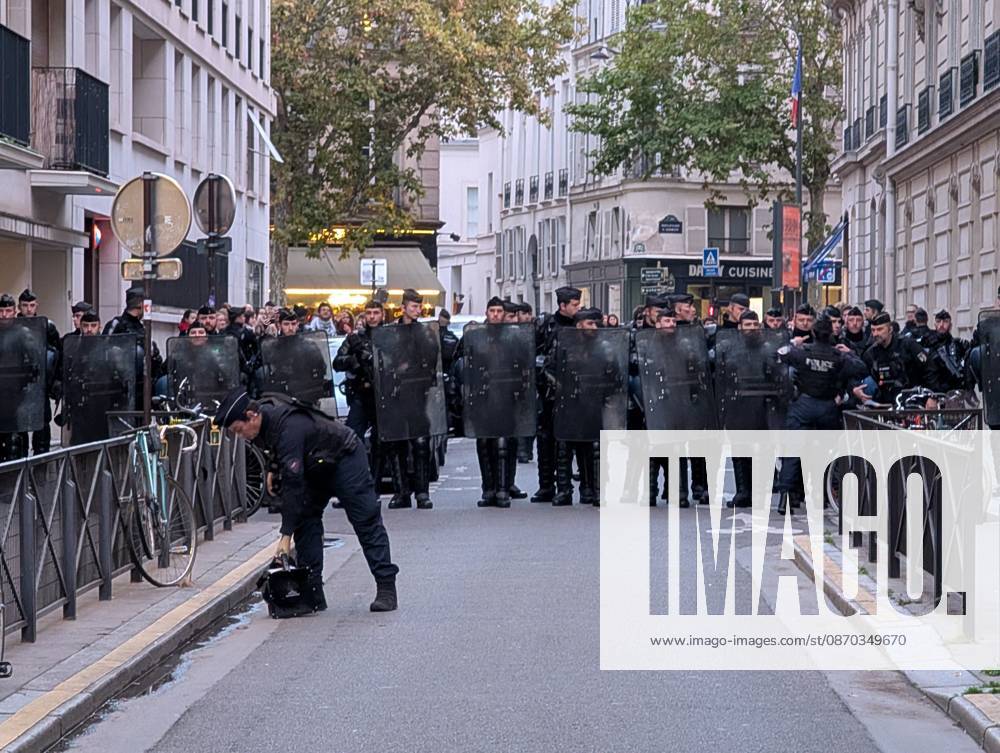 Students stage sit-in protest at Sciences Po Paris PARIS, FRANCE - OCTOBER 22: French riot police officers form a security cordon outside Sciences Po Paris as students stage a protest at the prestigious institution in Paris, France, on October 22, 2026. Police officers holding riot shields block access to a street near the institution. Luc Auffret Anadolu Paris France. Editorial use only. Please get in touch for any other usage.