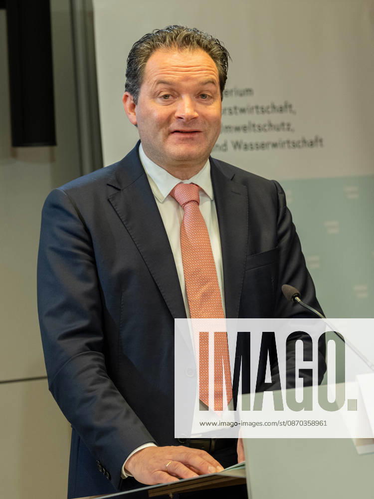 Presentation at the BMLUK (Federal Ministry of Agriculture and Forestry), Climate and Environmental Protection, Regions and Water Management Norbert Totschnig (ÖVP) on October 22, 2026, during the presentation of a study on quality of life in municipalities and prospects for vibrant regions at the Fe