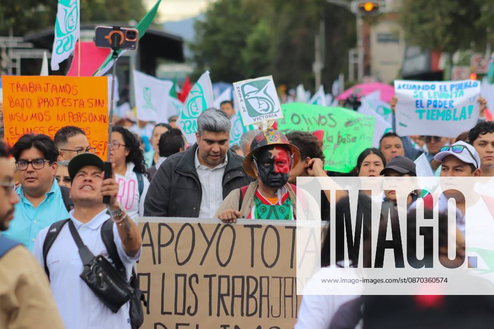 MEXICO Mexico City, MEXICO - OCTOBER 21, 2026: Workers and retirees from the Mexican Social Security Institute (IMSS) are once again taking to the streets of Mexico City to demand the resignation of the general secretary of the National Union of Social Security Workers, the supply of medical supplies and equipment, and a direct pay raise based on the pay scale. Photo: JNA Press. Mexico City Mexico - ZUMAq101 20261021_zna_q101_261