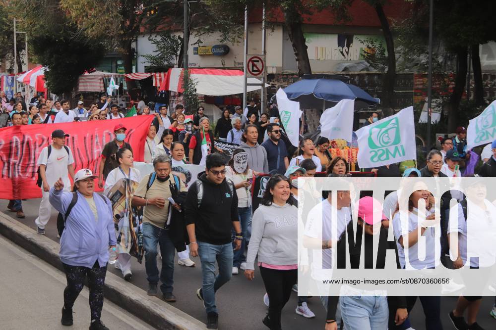 MEXICO Mexico City, MEXICO - OCTOBER 21, 2026: Workers and retirees from the Mexican Social Security Institute (IMSS) are once again taking to the streets of Mexico City to demand the resignation of the general secretary of the National Union of Social Security Workers, the supply of medical supplies and equipment, and a direct pay raise based on the pay scale. Photo: JNA Press. Mexico City Mexico - ZUMAq101 20261021_zna_q101_264