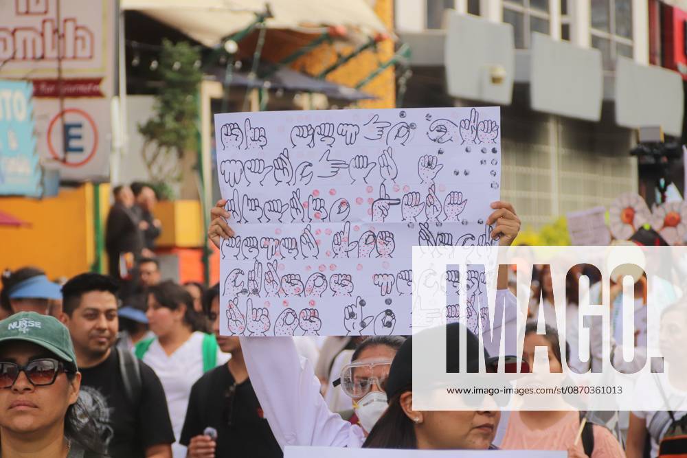 MEXICO Mexico City, MEXICO - OCTOBER 21, 2026: Workers and retirees from the Mexican Social Security Institute (IMSS) are once again taking to the streets of Mexico City to demand the resignation of the general secretary of the National Union of Social Security Workers, the supply of medical supplies and equipment, and a direct pay raise based on the pay scale. Photo: JNA Press. Mexico City Mexico - ZUMAq101 20261021_zna_q101_266