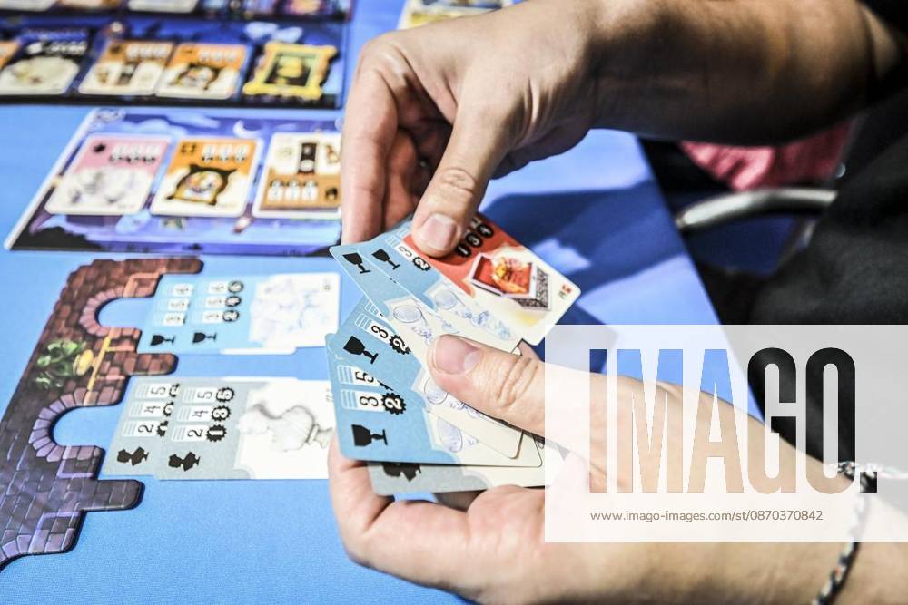 First Day of the Essen Game Fair SPIEL Essen will take place from October 22 to 25, 2026, at the Messe Essen exhibition grounds ** FOR ** **Editor Kirsten Gnoht plays the game Stibitzt on Thursday, October 10, 2026 First Day of the Essen Game Fair SPIEL Essen