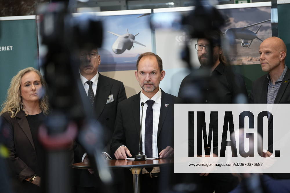 DENMARK The Ministry of Defense holds a press conference. Defense Minister Jeppe Bruus, DF’s defense spokesperson Alex Ahrendtsen, Stinus Lindgreen (R), Carsten Bach (LA), and Charlotte Bagge Hansen (M) hold a press conf
