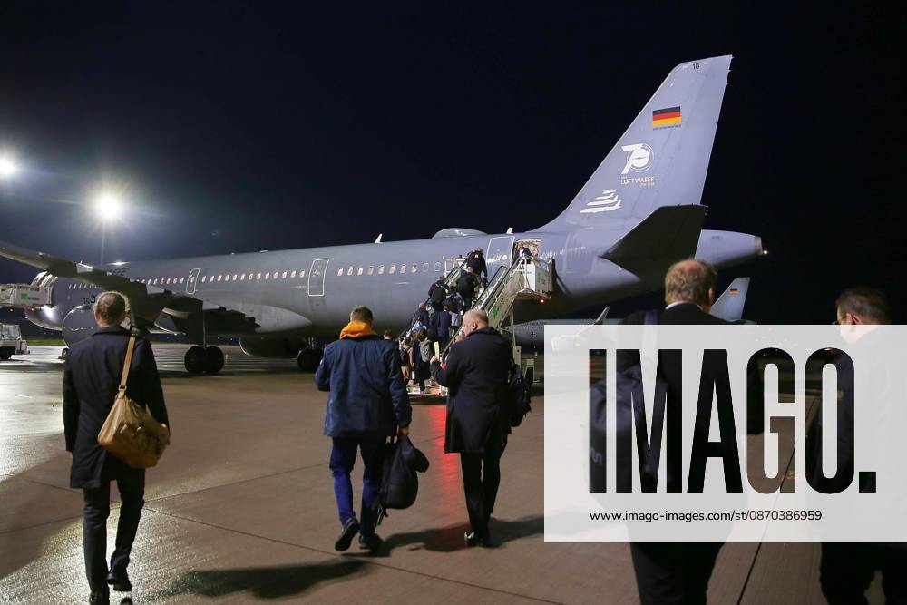 Schönefeld near Berlin, Brandenburg, Germany, October 22, 2026 BER Airport: The Chancellor’s trip abroad to Montenegro; journalists on their way to a Government Air Service aircraft to accompany Chancellor Friedrich Merz (CDU)