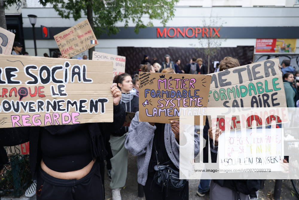 Students gather outside Pitie-Salpetriere hospital in Paris PARIS, FRANCE - OCTOBER 22: Students and protesters gather outside the Pitie-Salpetriere hospital in Paris, France, on October 22, 2026, during a demonstration called by student and high school organisations amid ongoing social and political tensions in France. The demonstration had been banned by the Paris police prefecture. Ibrahim Ezzat Anadolu Paris France. Editorial use only. Please get in touch for any other usage.