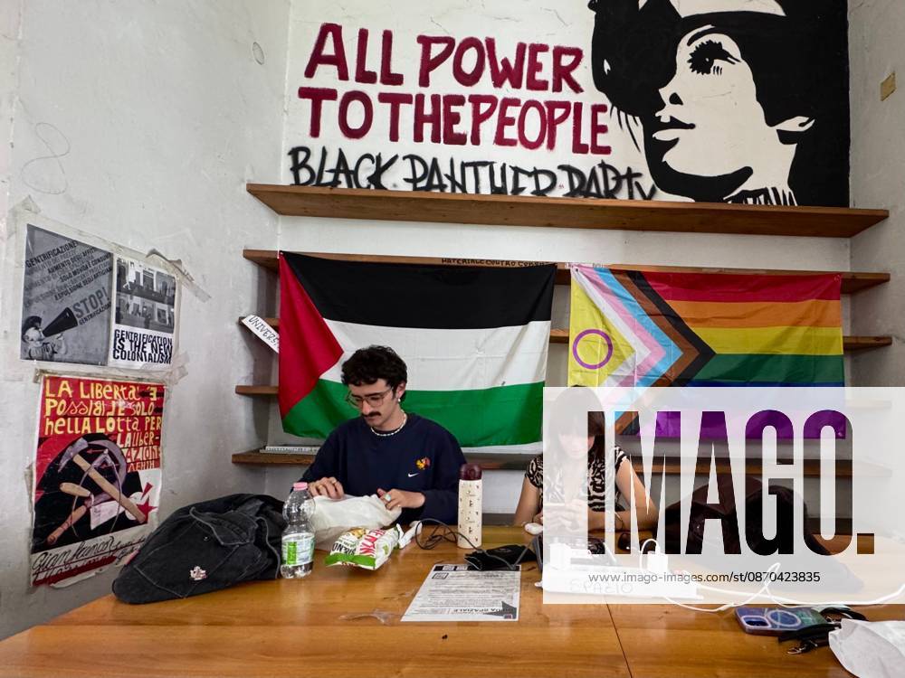 NAPLES, ITALY †OCTOBER 22, 2026: Students of the Collettivo autorganizzato universitario (CAU, the Self-Organised University Collective), together with Ecologia Politica Napoli (Ecopol), are occupying the Porta di Massa site of the University of Naples Federico II, which they took over on October 21. Francesco, a spokesperson for the collective, said: We are occupying our site against high rents, against the cost of living and for a right to study that is truly possible for everyone. A banner at the entrance presents the occupation as a step towards the October 30 general strike. The occupation came as the university announced that, from October 22 and until further notice, ordinary teaching woul - ZUMAq101 20261022_zna_q101_103