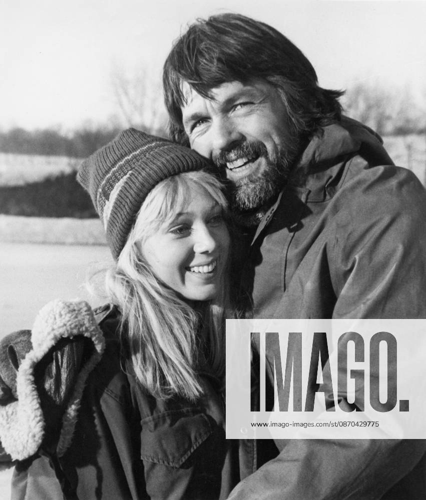 1978, USA: Lynn-Holly Johnson, Tom Skerritt, on-set of the Film, Ice Castles , Columbia Pictures, 1978. Hollywood USA - ZUMAg145 20200806_zap_g145_009