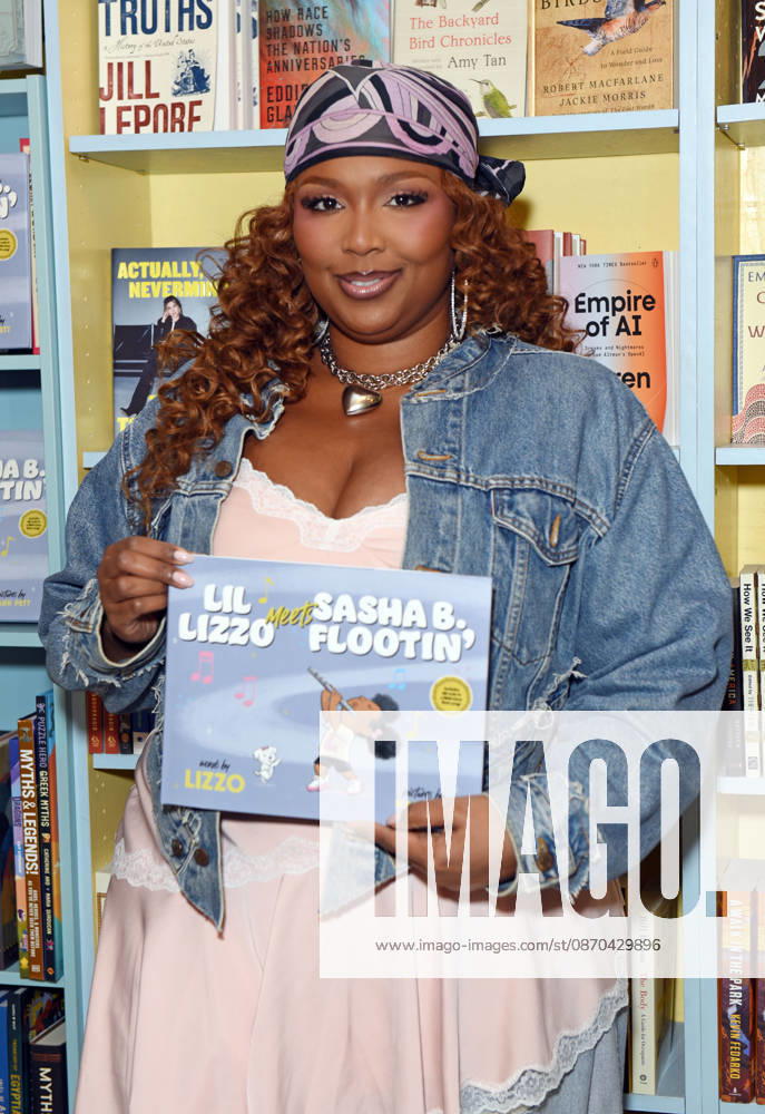Lizzo Book Promotion for Lil Lizzo Meets Sasha B. Flootin at Little Shop of Stories. Decatur, Georgia. October 22, 2026 Atlanta USA - ZUMAs380 20261022_zep_s380_012