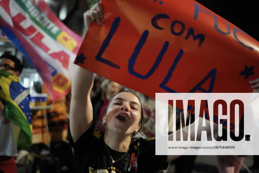 PUC-SP for Democracy held ahead of presidential runoff in Sao Paulo SAO PAULO, BRAZIL - OCTOBER 22: Students, professors, and labor union members gather in SAo Paulo, Brazil, on Thursday, October 22, 2026, to stage the PUC-SP for Democracy mobilization ahead of the high-stakes presidential runoff election. Participants marched through the city to voice support for democratic institutions, the constitution, and the rule of law, with backing from major student organizations such as the National Union of Students (UNE) amid the final stretch of the electoral campaign. Nicolas Hernandez Anadolu Sao Paulo Brazil. Editorial use only. Please get in touch for any other usage.