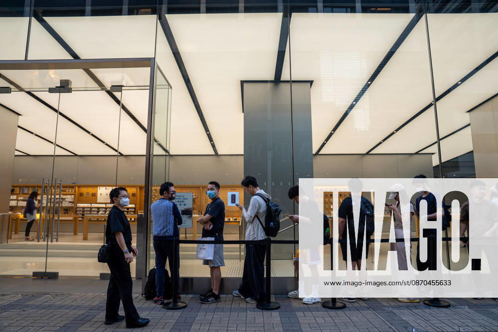 First Day on sale of IPhone Duo in Hong Kong People lining up outside an Apple Store to pick up their iPhone Duo on October 22, 2026 in Hong Kong. The iPhone DUO is Apple INC.s first foldable phone, today is the first day the new iPhone DUO is available to the public. (Photo by Vernon Yuen Nexpher Images) HONG KONG HONG KONG