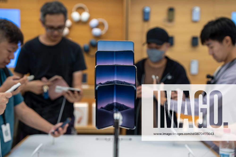 First Day on sale of IPhone Duo in Hong Kong iPhone DUO on display at an Apple Store on October 22, 2026 in Hong Kong. The iPhone DUO is Apple INC.s first foldable phone, today is the first day the new iPhone DUO is available to the public. (Photo by Vernon Yuen Nexpher Images) HONG KONG HONG KONG