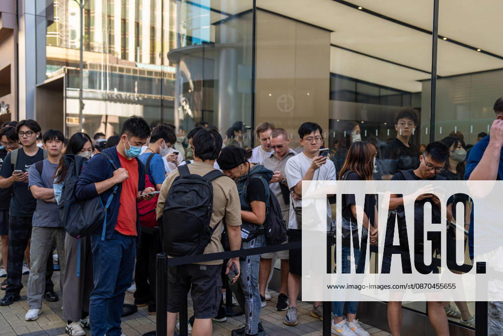First Day on sale of IPhone Duo in Hong Kong People lining up outside an Apple Store to pick up their iPhone Duo on October 22, 2026 in Hong Kong. The iPhone DUO is Apple INC.s first foldable phone, today is the first day the new iPhone DUO is available to the public. (Photo by Vernon Yuen Nexpher Images) HONG KONG HONG KONG