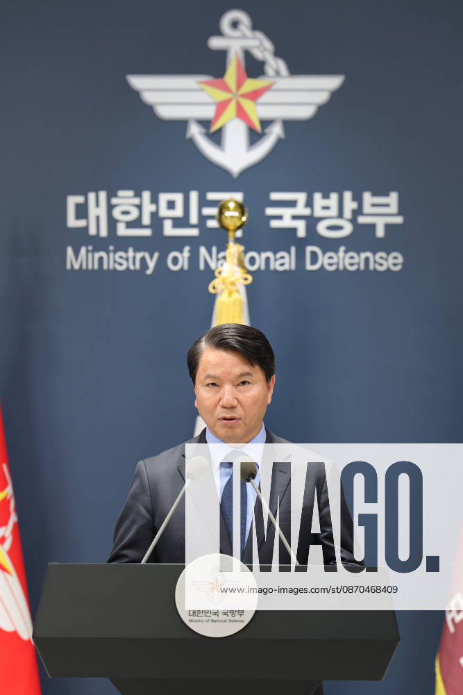 S. Korea proposes military talks with N. Korea S. Korea proposes military talks with N. Korea Deputy Defense Minister Kim Hong-cheol attends a press conference at the defense ministry in Seoul on Oct. 23, 2026, to announce South Korea renewed its offer to hold military talks with North Korea to discuss their conflicting views on where the inter-Korean border sits, amid heightened tensions following last month s land mine blast inside the Demilitarized Zone separating the two Koreas. (Yonhap) 2026-10-23 15:12:14 <Copyright ¨Ï 1980-2026 YONHAPNEWS AGENCY. .> ¼¿ïƯº°½Ã