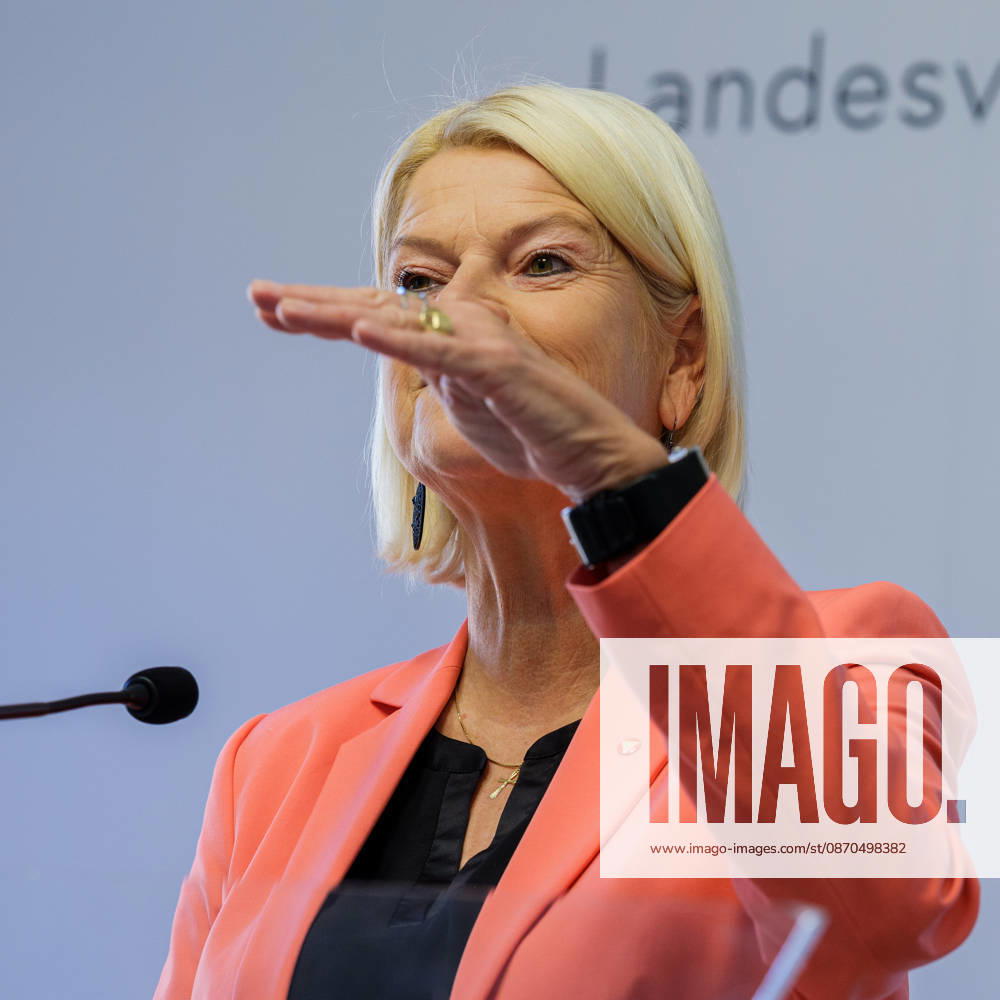 Press Conference on the BMLV Youth Monitor 2026—Federal Minister of Defense Klaudia Tanner (ÖVP) on October 23, 2026, at the press conference titled What Do Young People Think About the Austrian Armed Forces? held at the Rossauer Barracks in Vienna, Vienna, Austria