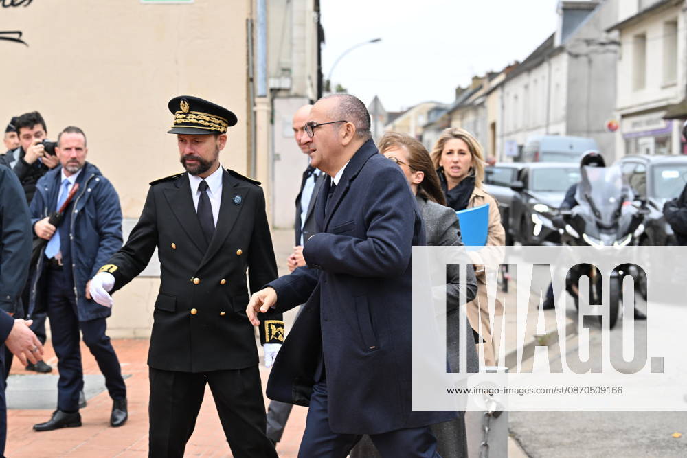 1 killed, 4 injured after gunman opens fire in northern France TRAPPES, FRANCE - OCTOBER 23: French Interior Minister Laurent Nunez arrives at the town hall of Trappes in the Yvelines department near Paris, France on Friday, October 23, 2026. Minister Nunez convened with Trappes Mayor Ali Rabeh and senior police officials near the incident site to review law enforcement measures following a drive-by shooting in Trappes and La Verriere that killed one person and injured four others. Mustafa Yalcin Anadolu Trappes France. Editorial use only. Please get in touch for any other usage.