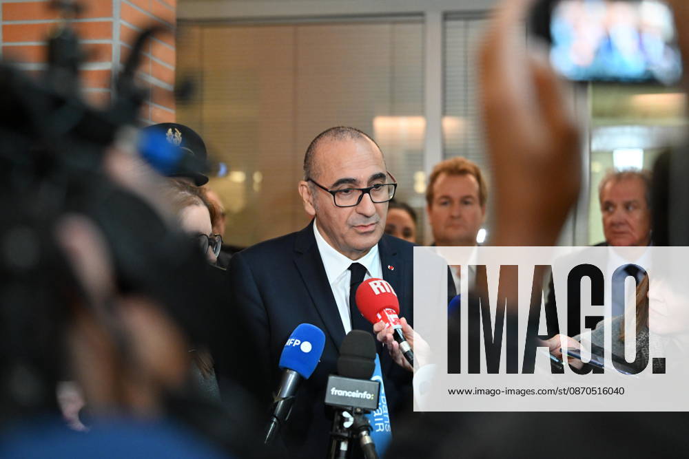 Deadly drive-by shooting attack in Paris suburb of Trappes TRAPPES, FRANCE - OCTOBER 23: France s Interior Minister Laurent Nunez speaks to the press members following a shooting killing at least one person and injuring four others according to police sources, in Trappes, Paris suburb, France on October 23, 2026. Mustafa Yalcin Anadolu Trappes France. Editorial use only. Please get in touch for any other usage.