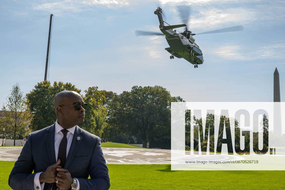 Marine One lifts off from the South Lawn of the White House carrying President DONALD TRUMP as he departs for a political rally in Fort Myers, Florida. Washington United States - ZUMAk206 20261023_znp_k206_028