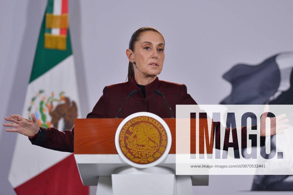 TO-45582& x2014;MEXICO , October 23, 2026. Mexican President Claudia Sheinbaum spoke about healthcare and national policy during the "People& x2019;s Conference" (Conferencia del Pueblo) at the National Palace in Mexico City. Clasos.com.mx - ZUMAcs4_ 20261023_faa_cs4_061