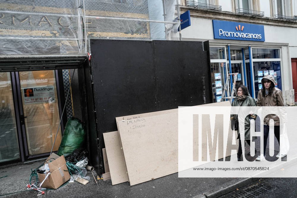 Shopfronts boarded up in Nancy ahead of planned protests NANCY, FRANCE - OCTOBER 23: Workers install protective wooden boards and plywood panels over shopfronts and commercial venues across downtown Nancy, France, on October 23, 2026. Local business owners and municipal authorities reinforced physical security measures ahead of large-scale public demonstrations planned for October 24, seeking to prevent vandalism and structural damage along major commercial corridors. Muhammed Said Tako Anadolu Nancy France. Editorial use only. Please get in touch for any other usage.