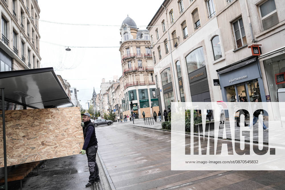 Shopfronts boarded up in Nancy ahead of planned protests NANCY, FRANCE - OCTOBER 23: Workers install protective wooden boards and plywood panels over shopfronts and commercial venues across downtown Nancy, France, on October 23, 2026. Local business owners and municipal authorities reinforced physical security measures ahead of large-scale public demonstrations planned for October 24, seeking to prevent vandalism and structural damage along major commercial corridors. Muhammed Said Tako Anadolu Nancy France. Editorial use only. Please get in touch for any other usage.
