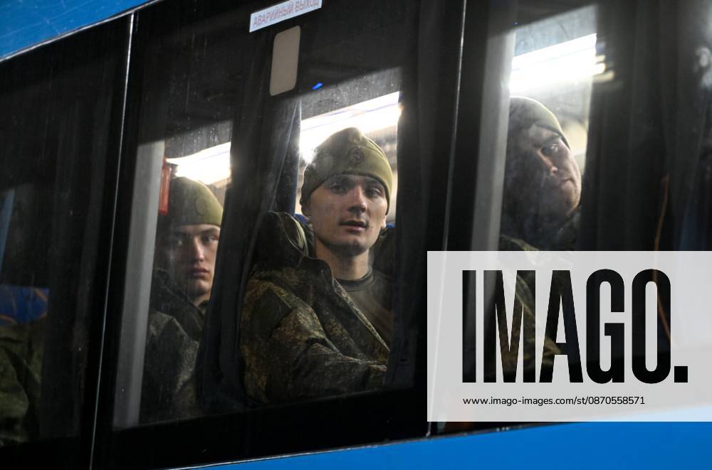 Belarus Russia Ukraine Military Operation POWs Exchange 9271484 23.10.2026 Russian prisoners of war, released from Ukrainian captivity amid Russia s military operation in Ukraine, sit in a bus upon arrival at an airfield in Moscow region, Russia. Russia and Ukraine on October 23 completed a swap of 270 prisoners of war each. Ilya Pitalev Sputnik Moscow region Russia