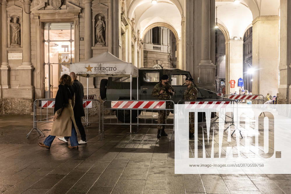 Shops in Milan board up windows ahead of cost-of-living protest MILAN, ITALY – OCTOBER 23: On the eve of an unauthorized demonstration against the high cost of living, the army is patrolling the city center, with another 500 paratroopers expected to be deployed the following day in Milan, Italy, on October 23, 2026. This measure follows the destruction and looting that occurred in Milan the previous weekend during similar protests against the high cost of living. Andrea Carrubba Anadolu Milan Italy. Editorial use only. Please get in touch for any other usage.