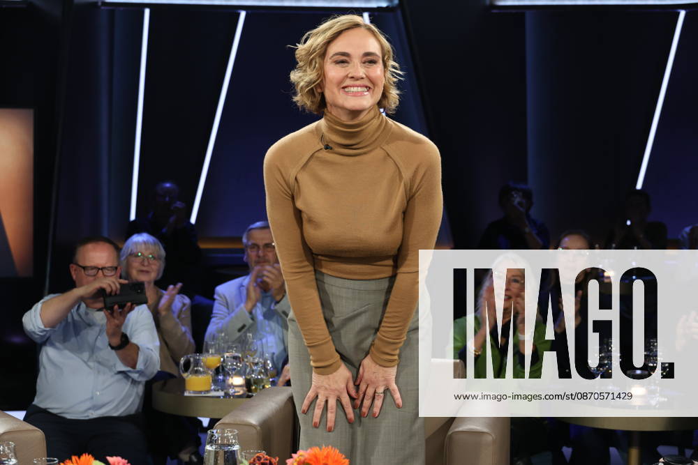 Caren Miosga, journalist and host, appeared as a guest on the NDR Talk Show; photo op on October 23, 2026, at the Hamburg Lokstedt television studio prior to the broadcast on NDR Television’s Channel 3