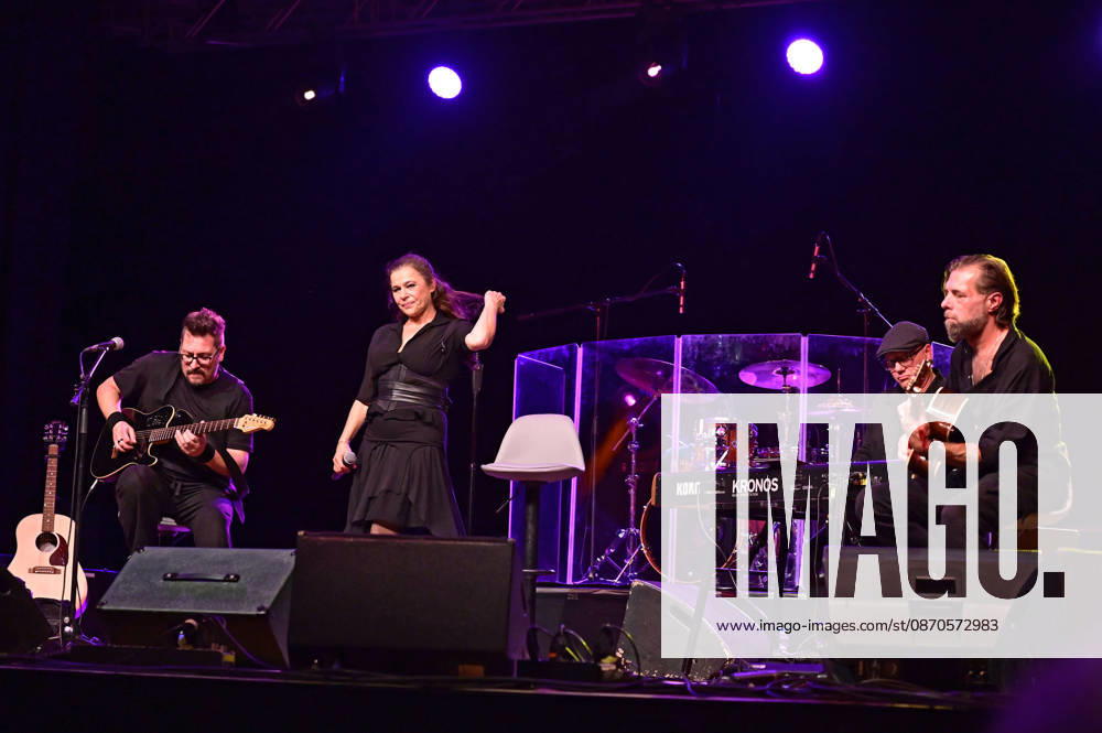 Julia Neigel Band performing live at a concert at the Löbau Trade Fair and Event Hall, Löbau, October 23, 2026 Foto:xM.xWehnertx xFuturexImagex neigel_6051