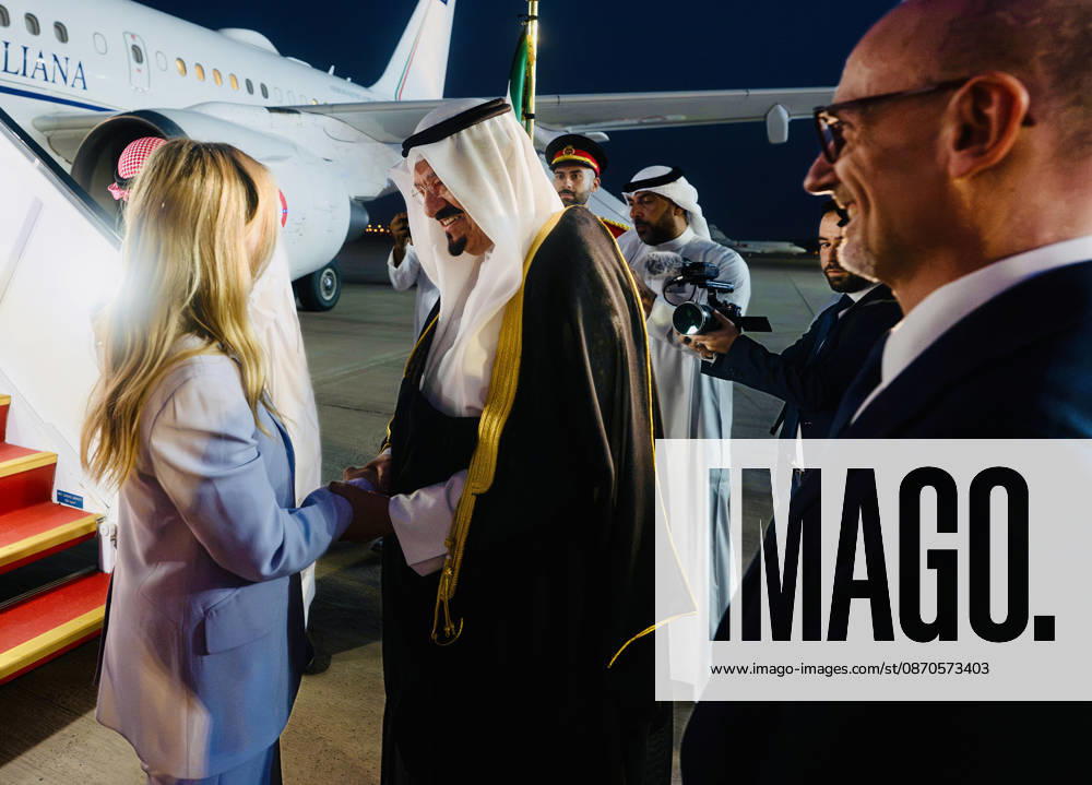 Prime Minister Giorgia Meloni arrives for her meeting with the Emir of Kuwait, Sheikh Misha al Al-Ahmad Al-Jaber Al-Sabah, in Kuwait City. October 23, 2026 Kuwait City Kuwait - ZUMAa289 20261023_zia_a289_538