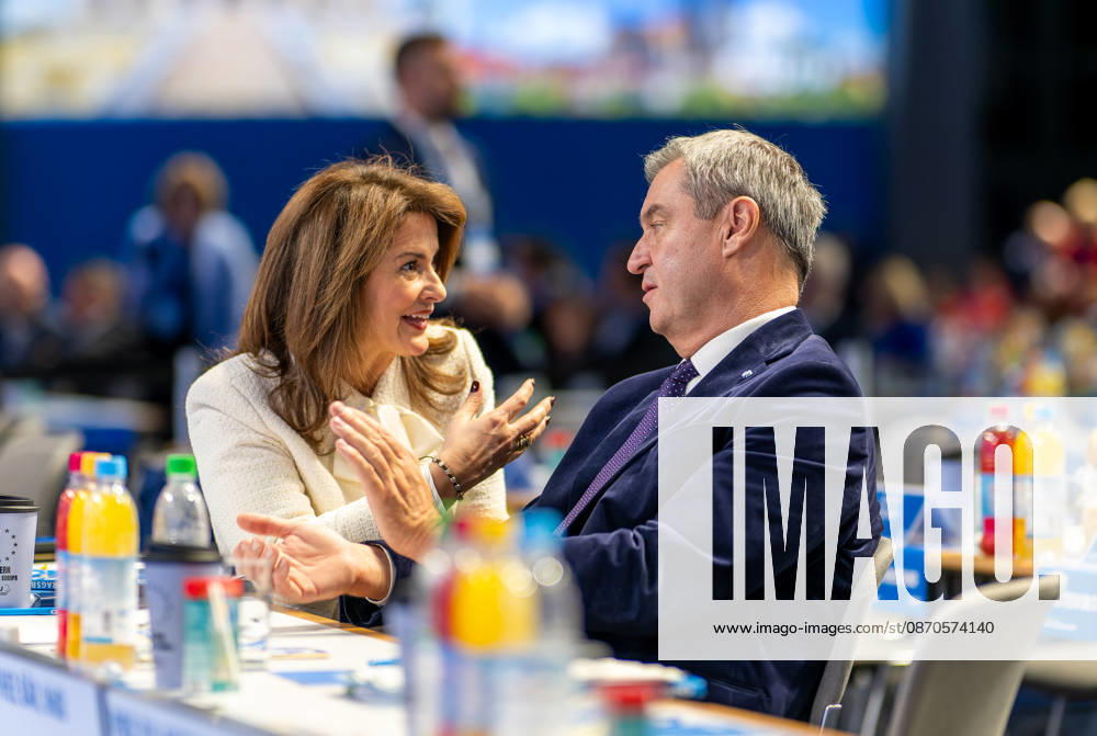 Michaela Kanniber (CDU), left, with Markus Söder (CSU), Bavarian Minister-President, right; CSU Party Convention, Munich Exhibition Halls, Munich
