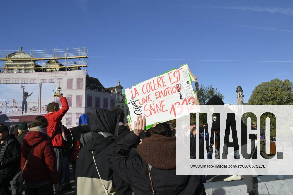 Extreme Left And Citizen Activists Protest 24 10 2026 BRUSSELS, BELGIUM - OCTOBER 24 : Police and demonstrators pictured during illegal demonstration the centre of Brussels against budget measures on October 24, 2026 in Brussels, Belgium, 24 10 2026 Brussels Belgium
