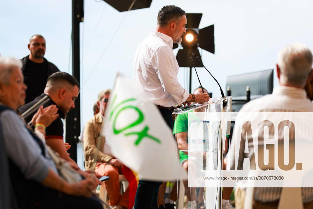 Abascal Holds a Public Event in Palma Vox President Santiago Abascal during a public event as part of the pre-campaign for the general election on November 29, at La Seu de Mallorca, on October 24, 2026, in Palma de Mallorca, Mallorca, Balearic Islands, Spain. Abascal is the first leader of one of the major parties running in the general election to have announced public events in the Balearic Islands. OCTOBER 24, 2026. Tomàs Moyà. Palma de Mallorca, Mallorca, Isl. Palma de Mallorca, Mallorca, Spain