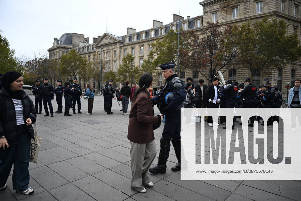 French police conduct security and identity checks in Paris ahead of protests PARIS, FRANCE - OCTOBER 24: French police officers conduct identity controls and security checks on demonstrators and passersby at Place de la Republique in central Paris, France on Saturday, October 24, 2026. Due to planned demonstrations across the country, security forces have heightened their state of alert in major squares throughout Paris, established perimeter checkpoints, and increased police patrols. Mouneb Taim Anadolu Paris France. Editorial use only. Please get in touch for any other usage.