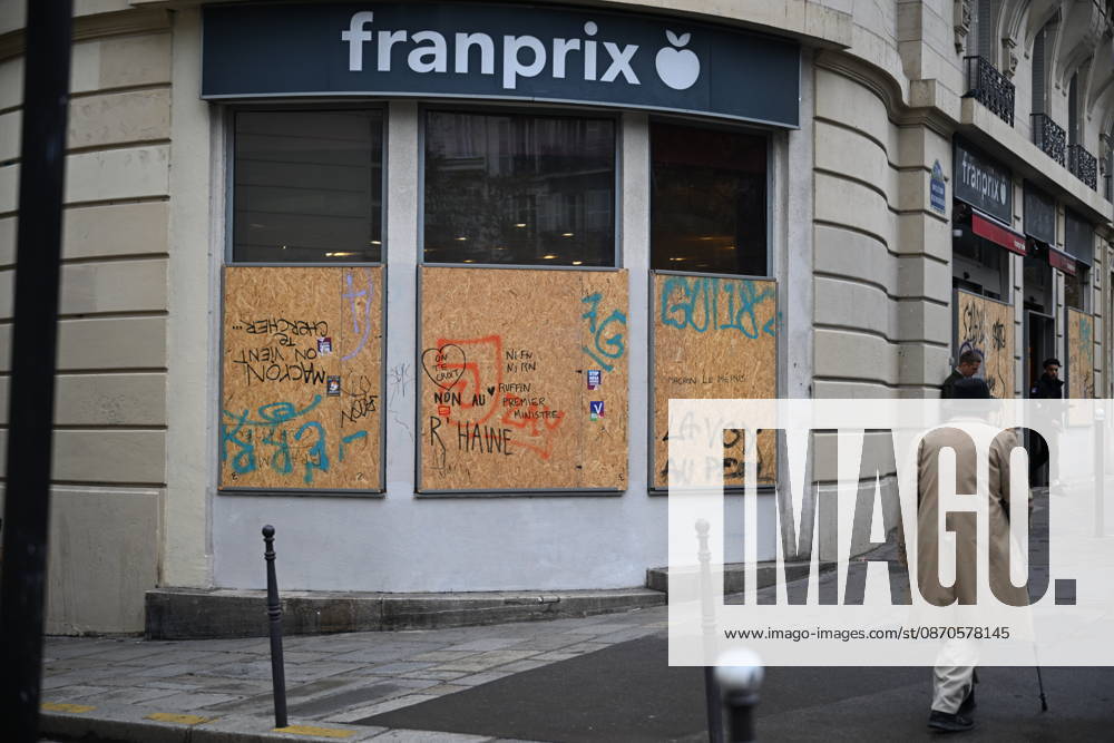 French police conduct security and identity checks in Paris ahead of protests PARIS, FRANCE - OCTOBER 24: Commercial establishments, bank branches, and luxury boutiques in central Paris are seen securing their storefronts with wooden protective panels and metal barricades in central Paris, France on Saturday, October 24, 2026. Due to planned demonstrations across the country, security forces have heightened their state of alert in major squares throughout Paris, established perimeter checkpoints, and increased police patrols. Mouneb Taim Anadolu Paris France. Editorial use only. Please get in touch for any other usage.