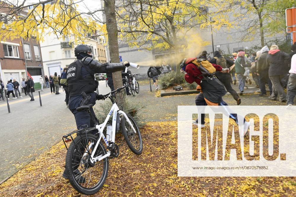 Extreme Left And Citizen Activists Protest 24 10 2026 BRUSSELS, BELGIUM - OCTOBER 24 : Police and demonstrators pictured during illegal demonstration the centre of Brussels against budget measures on October 24, 2026 in Brussels, Belgium, 24 10 2026 Brussels Belgium